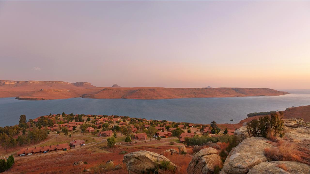 فندق First Group Qwantani هاريسميذ المظهر الخارجي الصورة